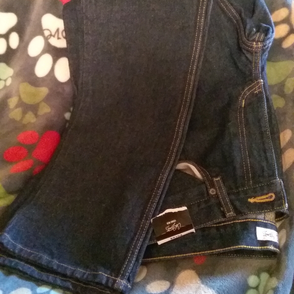 Men's 32/30 NWT jeans - Picture 3 of 3